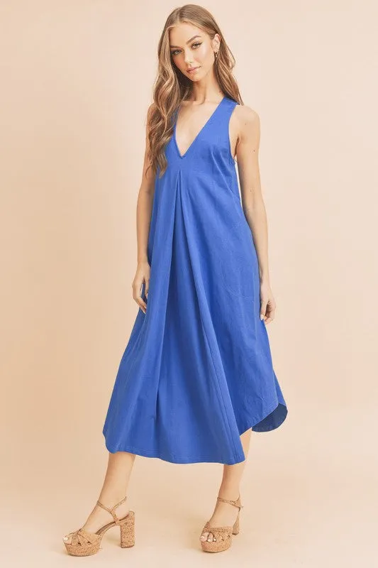 Aemi   Co Front Pleat Detail V-Neck Sleeveless Midi Dress
