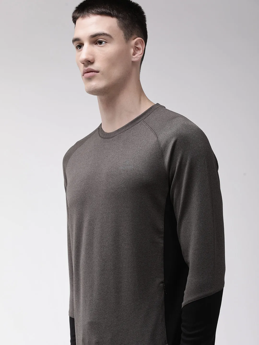 Alcis Men Charcoal Grey Solid Training Sweatshirt
