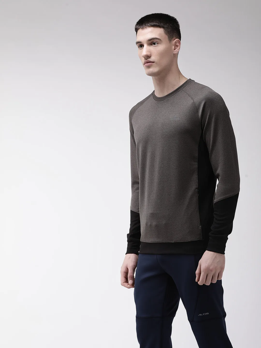 Alcis Men Charcoal Grey Solid Training Sweatshirt
