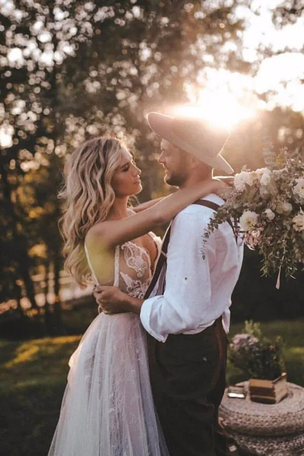 Boho Tulle Lace Sweep Train Wedding Dress Bridal Gown With Feather, MW524