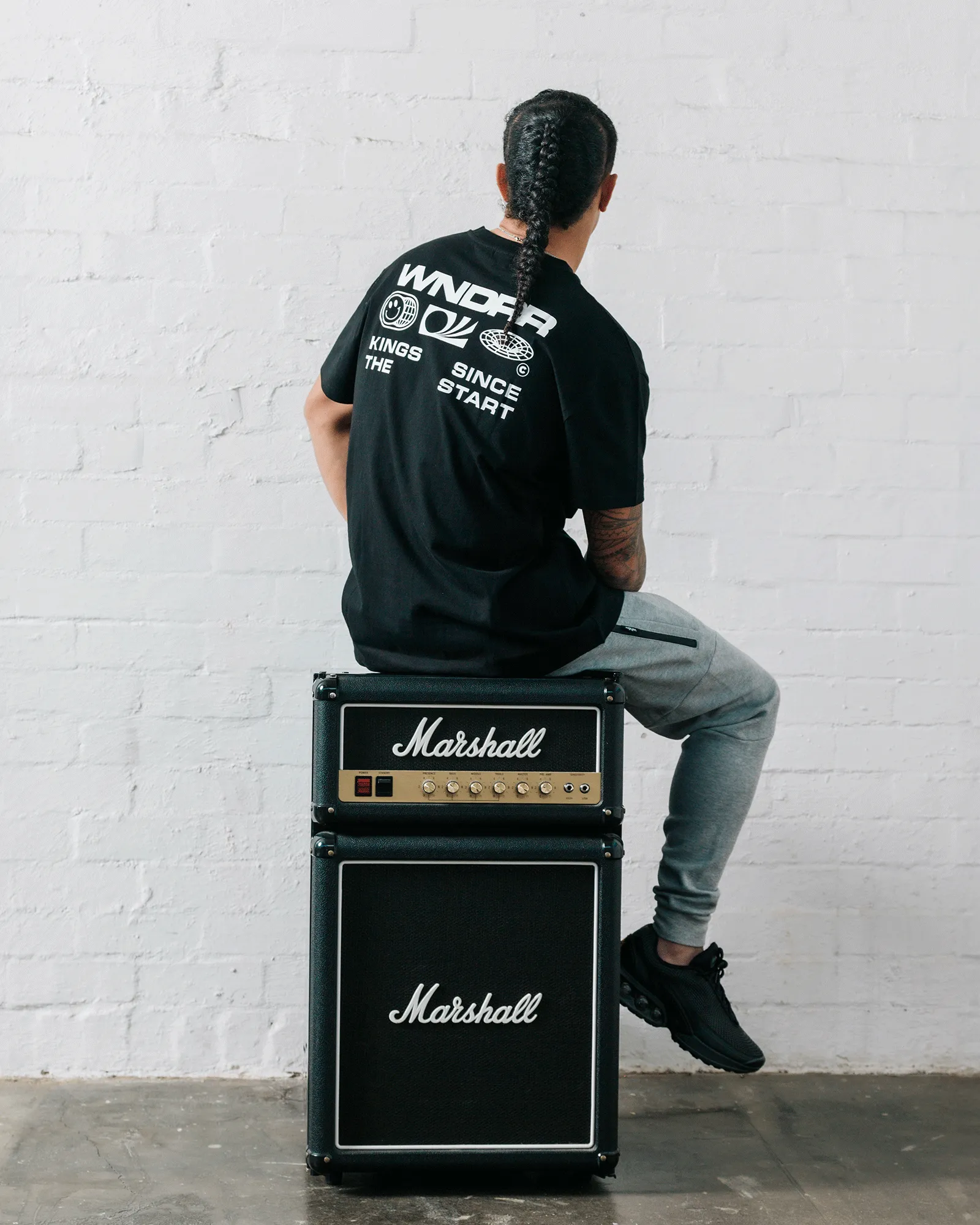 BOOSTER BOX FIT TEE - BLACK