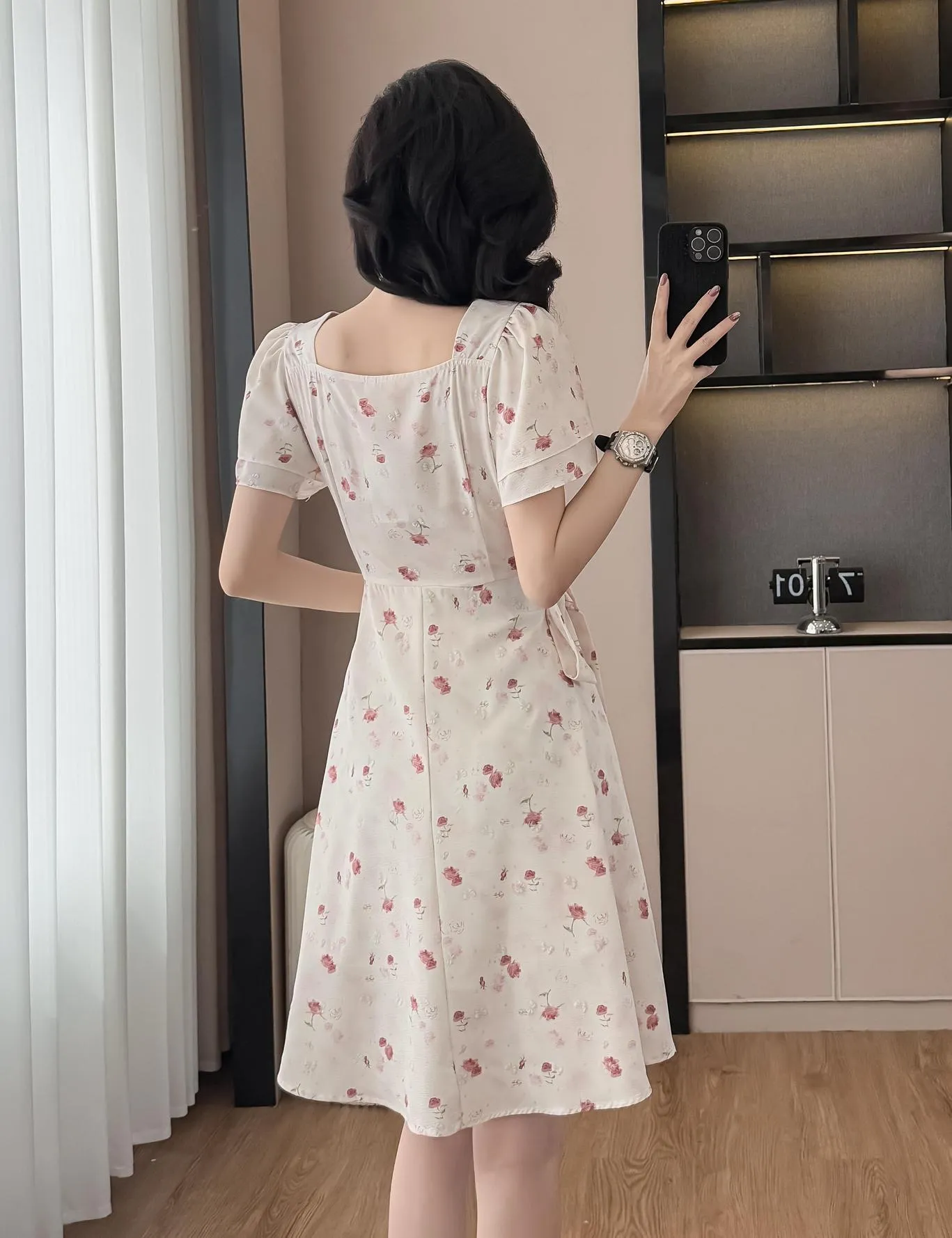 Chic A-line Summer Frock Featuring a Tulip Hem and Stylish Square Neck