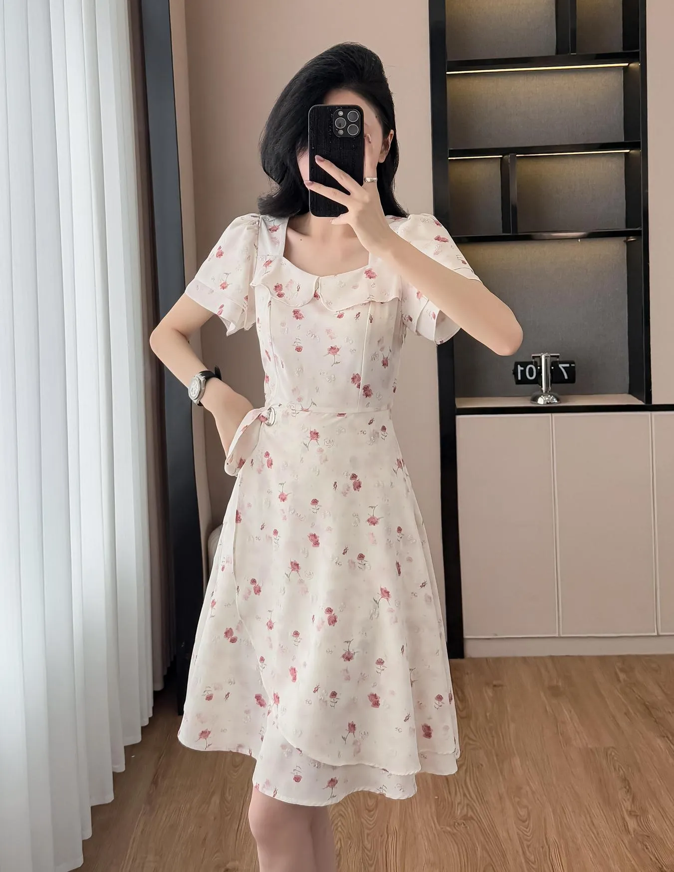Chic A-line Summer Frock Featuring a Tulip Hem and Stylish Square Neck