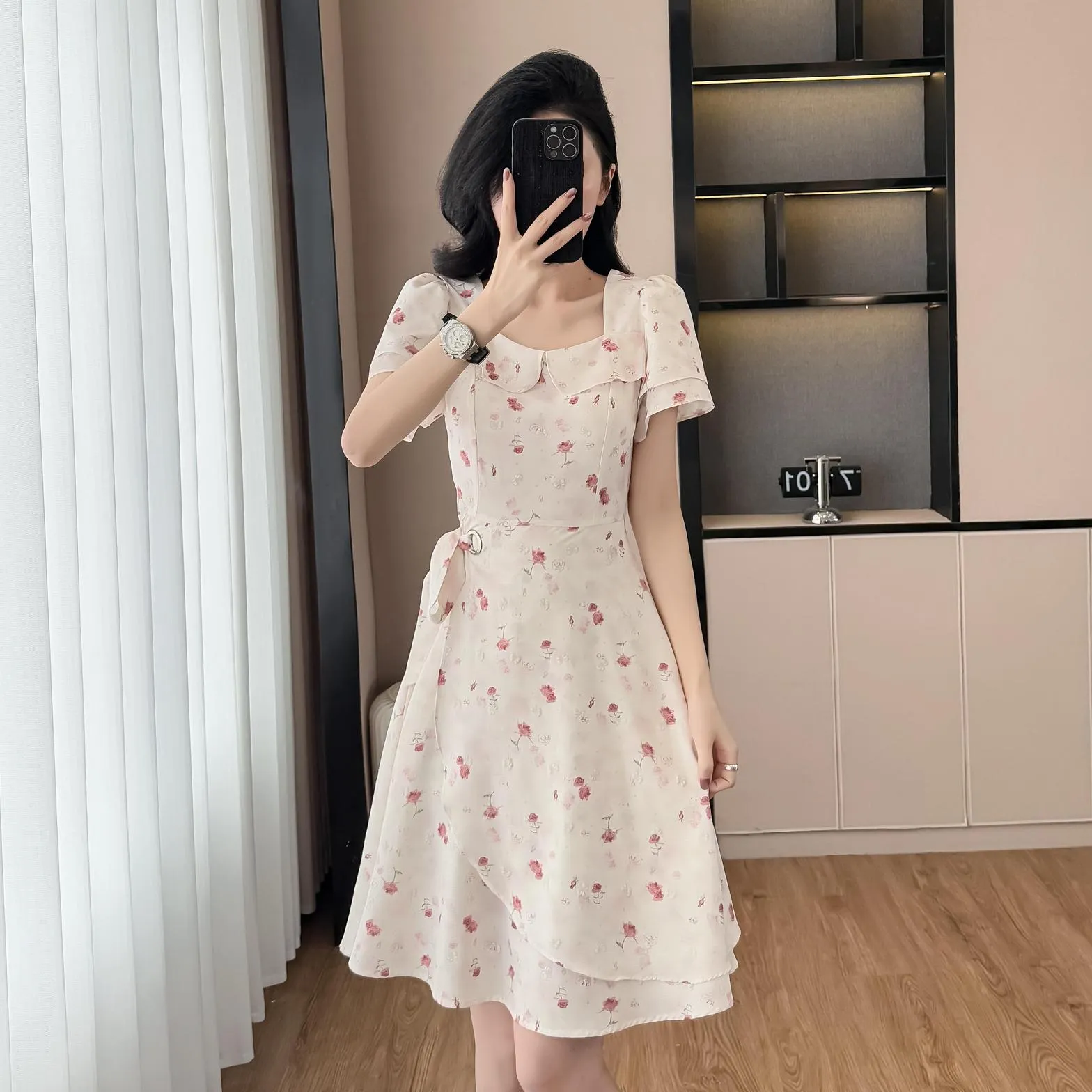 Chic A-line Summer Frock Featuring a Tulip Hem and Stylish Square Neck