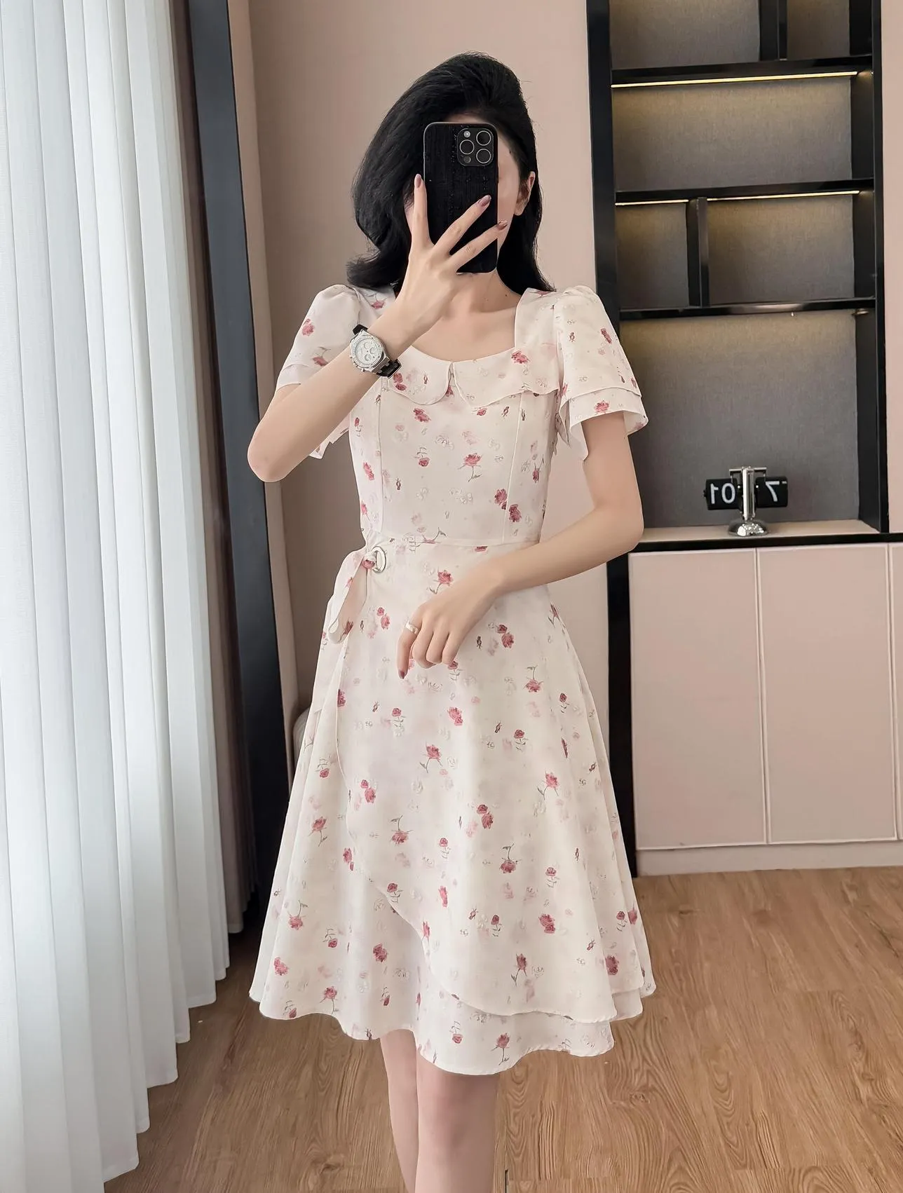Chic A-line Summer Frock Featuring a Tulip Hem and Stylish Square Neck