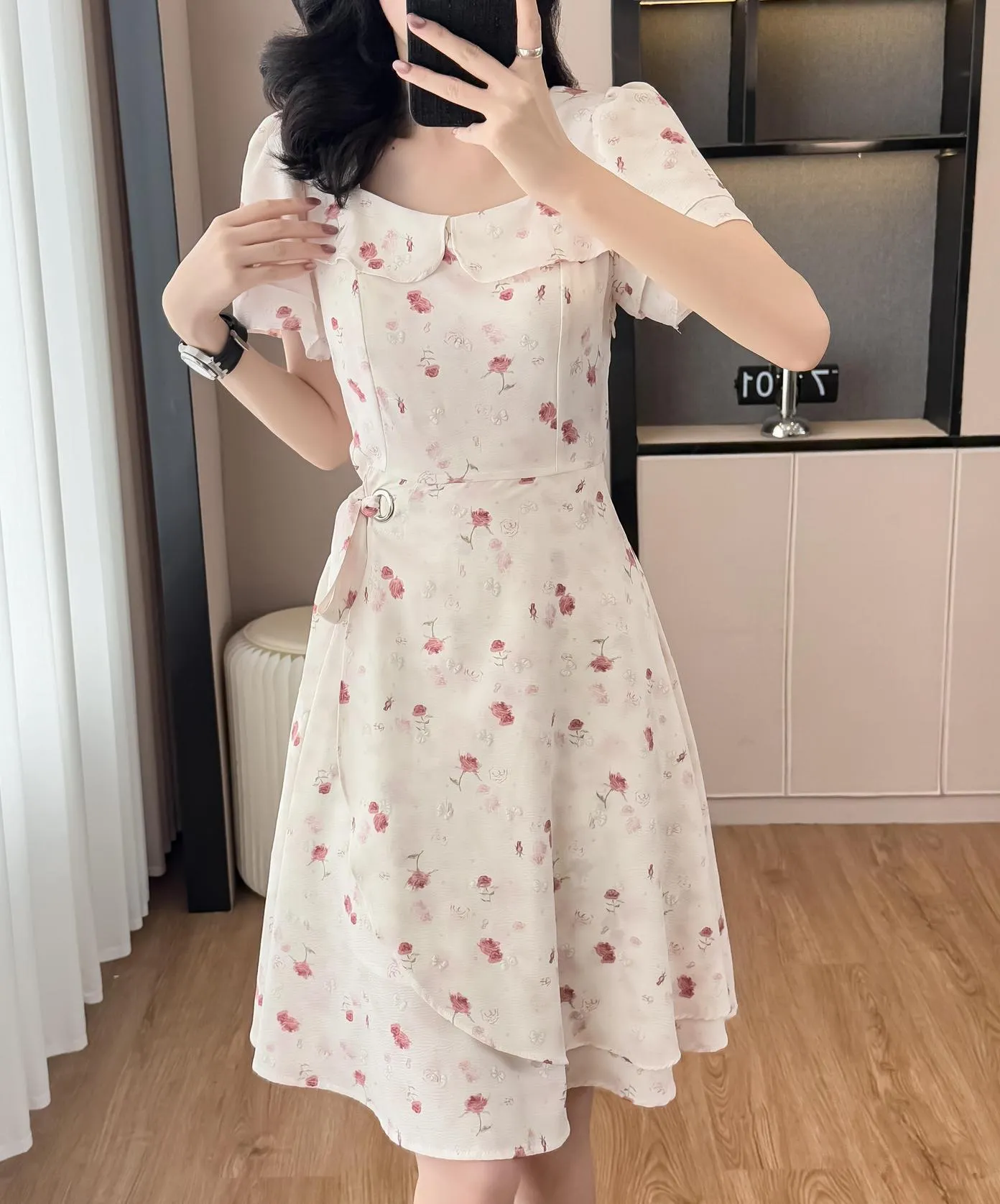 Chic A-line Summer Frock Featuring a Tulip Hem and Stylish Square Neck