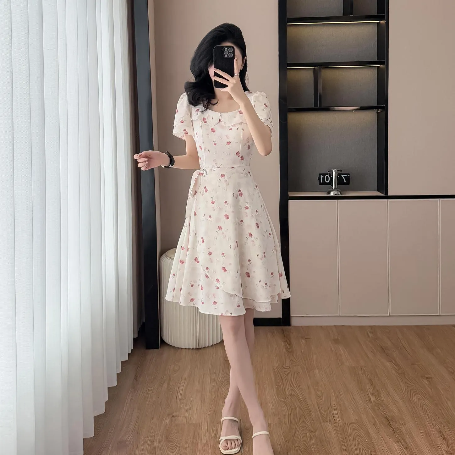 Chic A-line Summer Frock Featuring a Tulip Hem and Stylish Square Neck