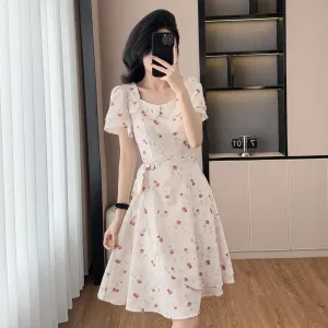Chic A-line Summer Frock Featuring a Tulip Hem and Stylish Square Neck
