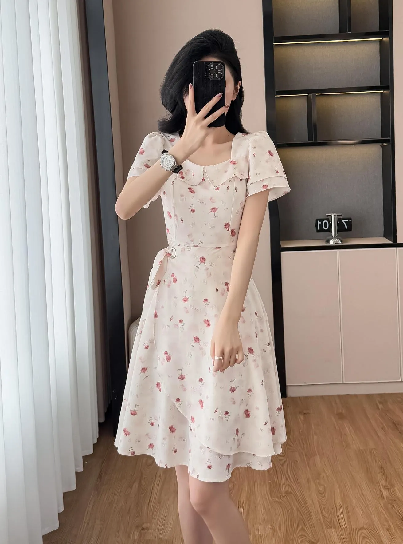 Chic A-line Summer Frock Featuring a Tulip Hem and Stylish Square Neck