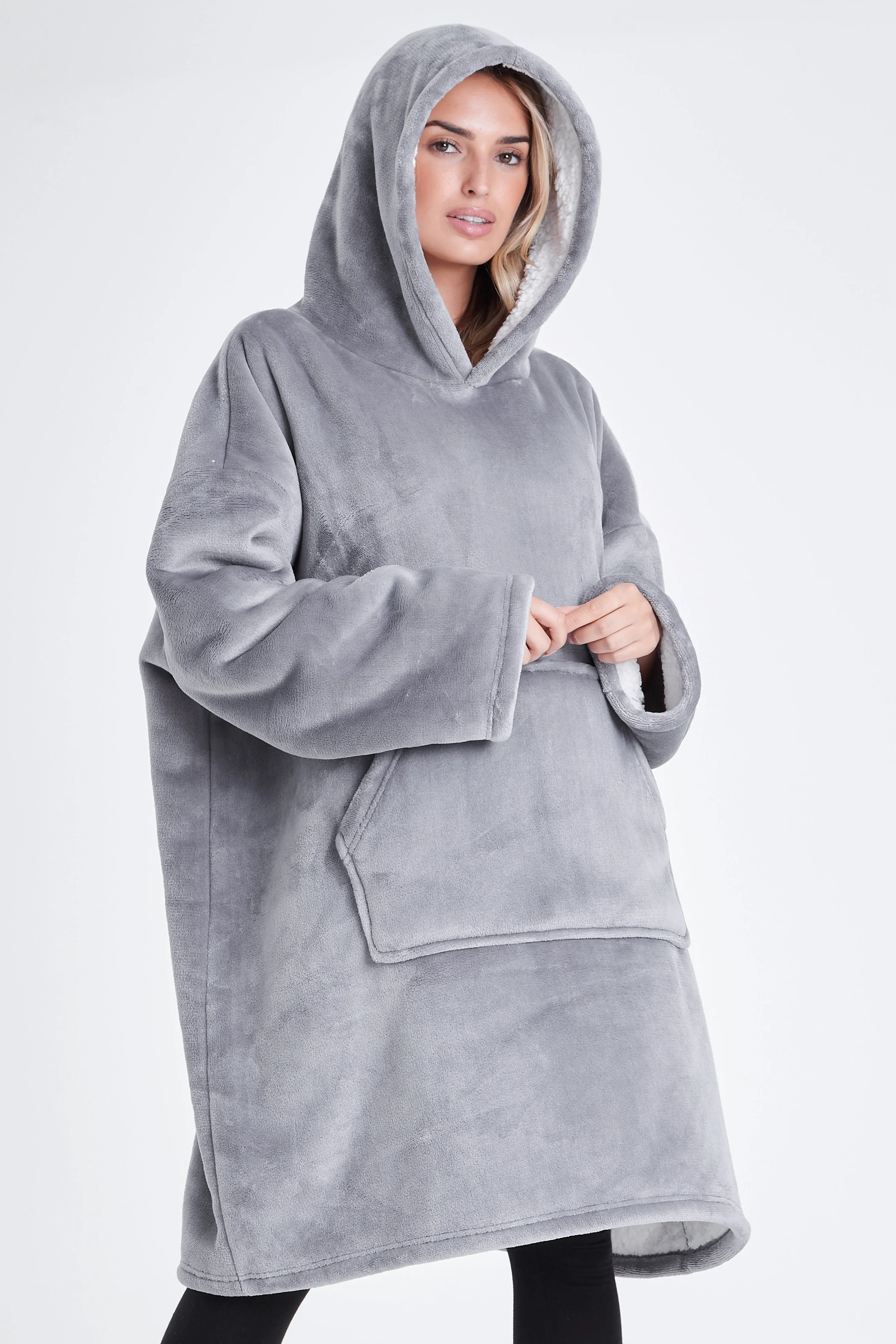 CityComfort Blanket Oversized Hoodie for Women & Men Fleece Blanket with Sleeves