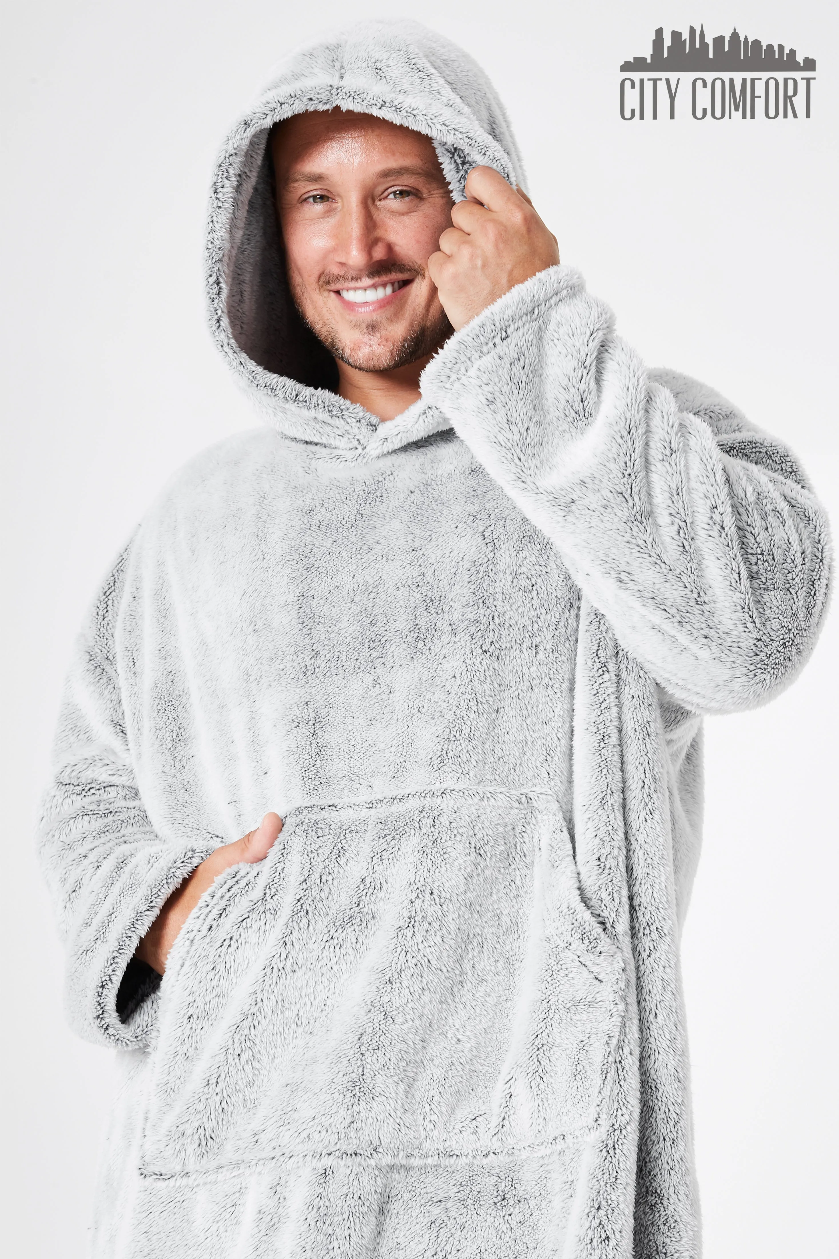 CityComfort Blanket Oversized Hoodie for Women & Men Fleece Blanket with Sleeves