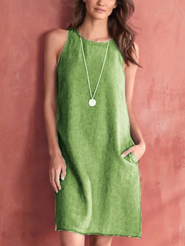 Comfortable Sleeveless Dress with Pockets and Round Neck