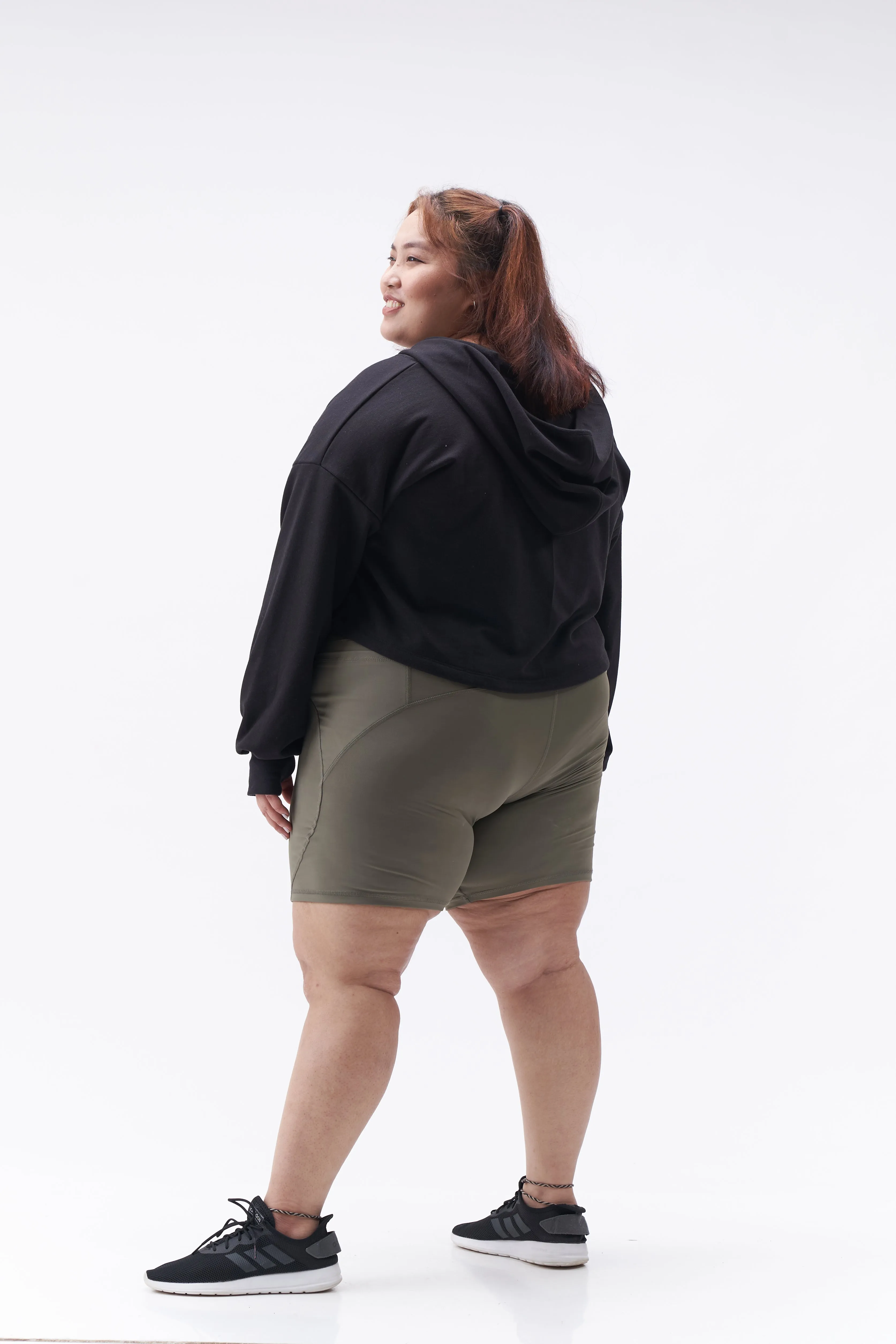 Curvy Cropped Hoodie: Black