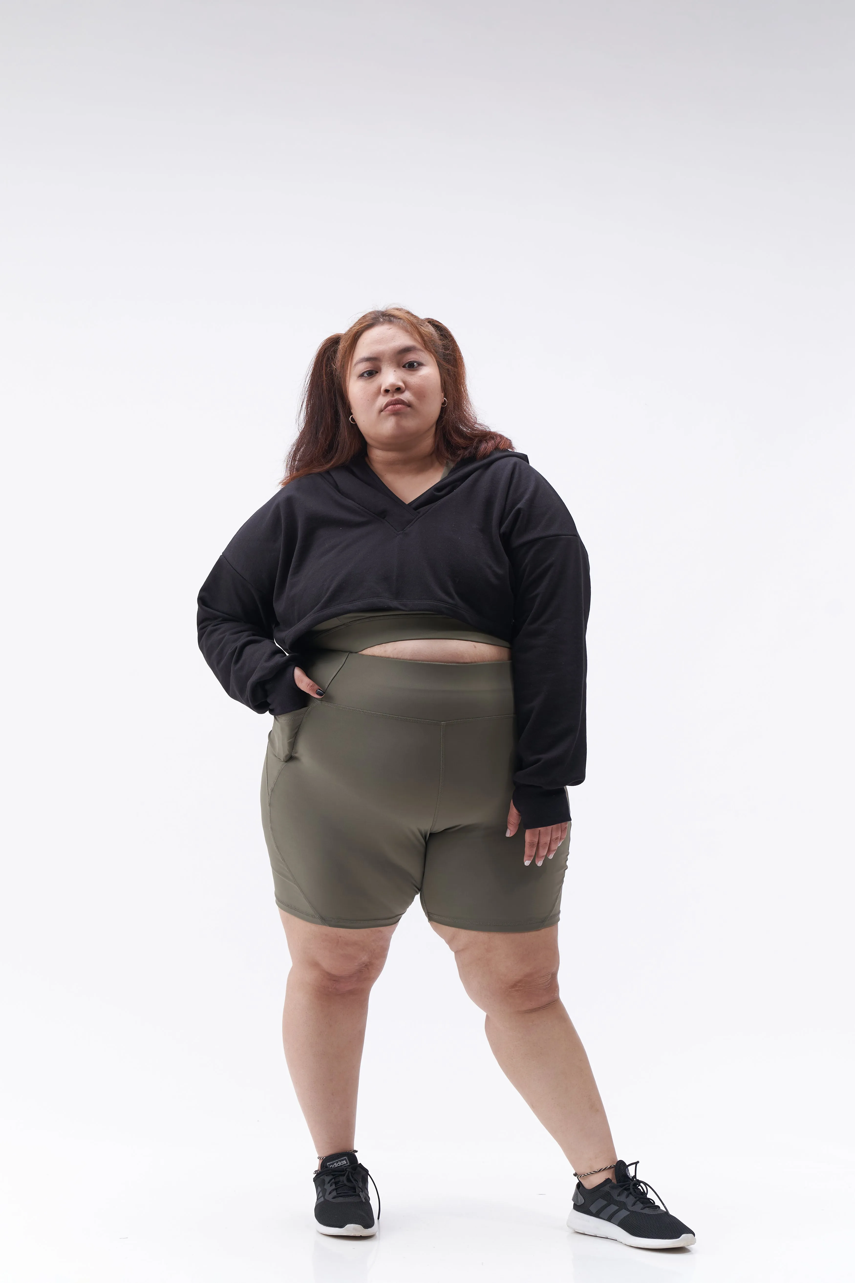 Curvy Cropped Hoodie: Black