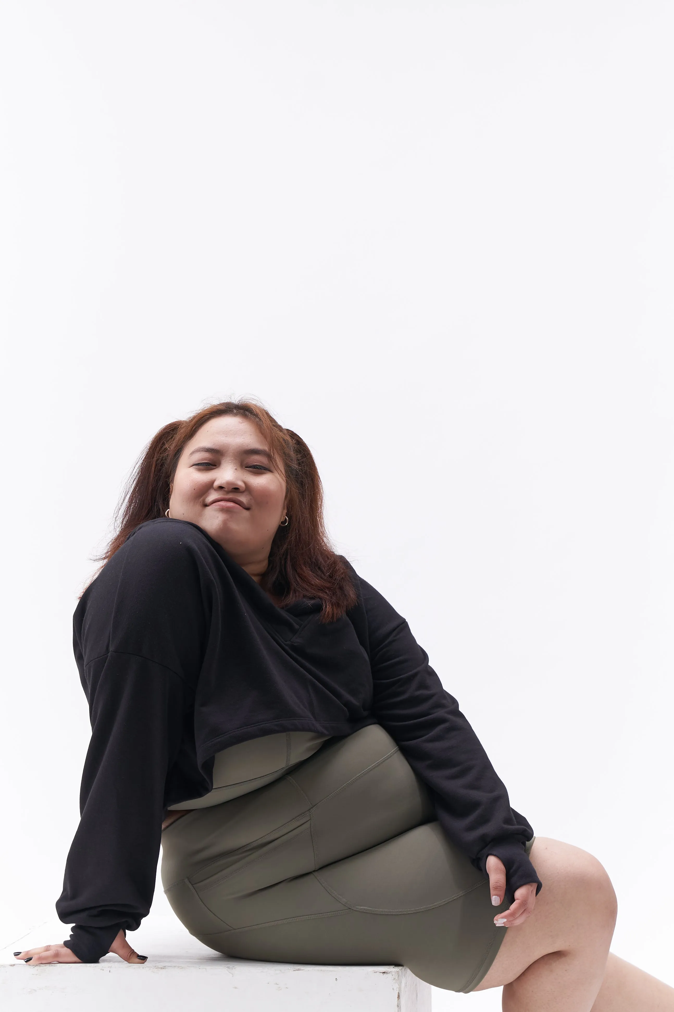 Curvy Cropped Hoodie: Black