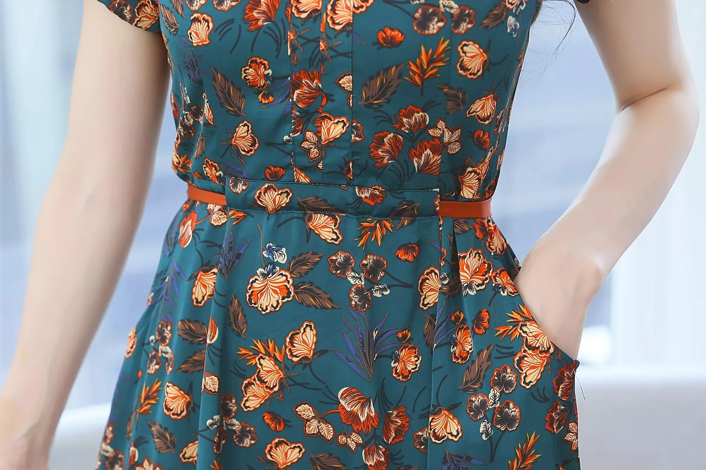 Elegant Mid-Length Floral Print Dress for Women