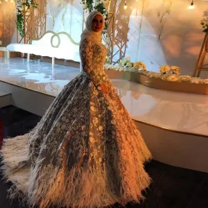 Elegant Muslim Feather Long Sleeves Wedding Dress