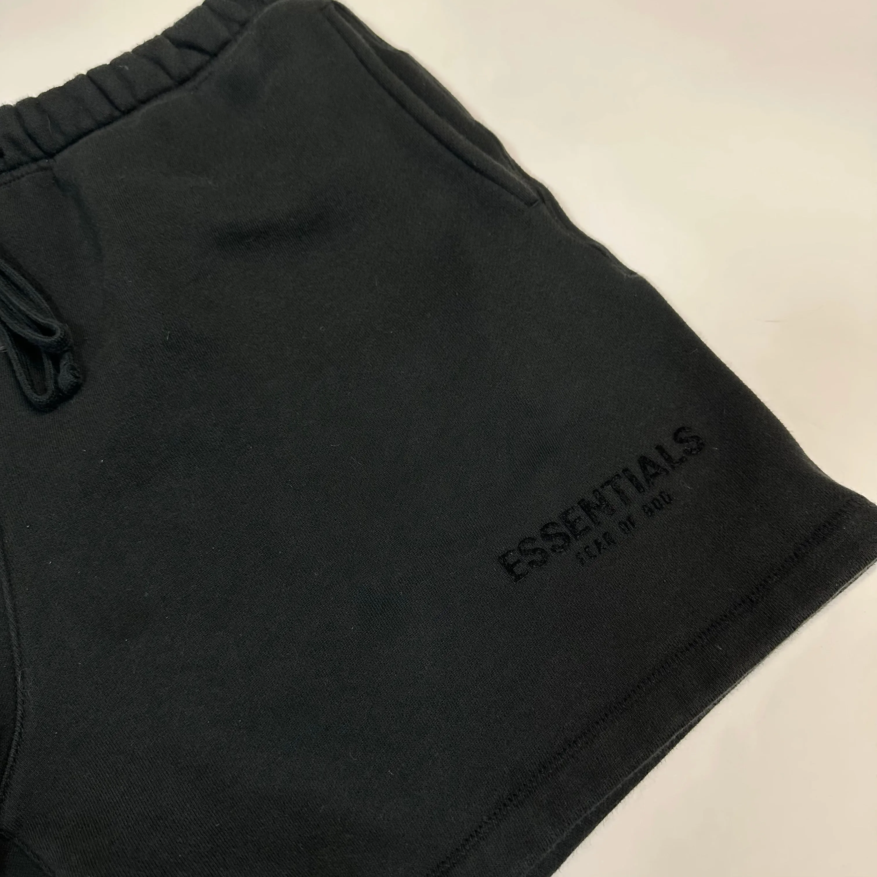 Essentials Fear of God Essentials Sweatshort (SS22) Stretch Limo *pre-owned* (SIZE SMALL)