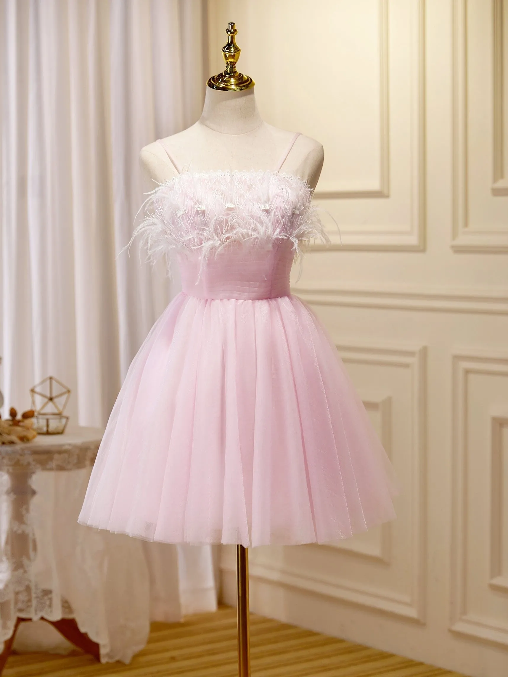 Feather Spaghetti Straps Tulle Short Homecoming Dresses