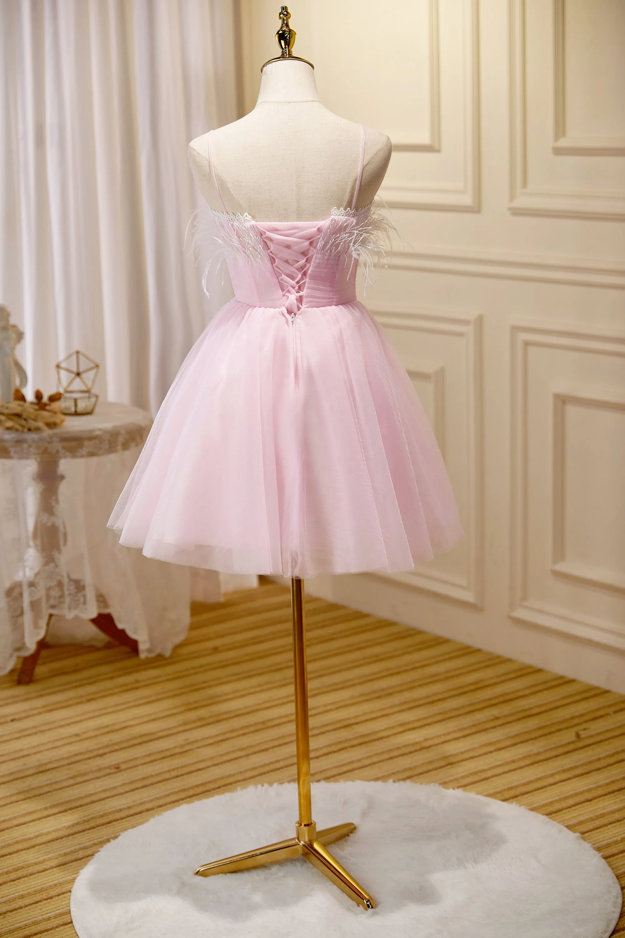 Feather Spaghetti Straps Tulle Short Homecoming Dresses