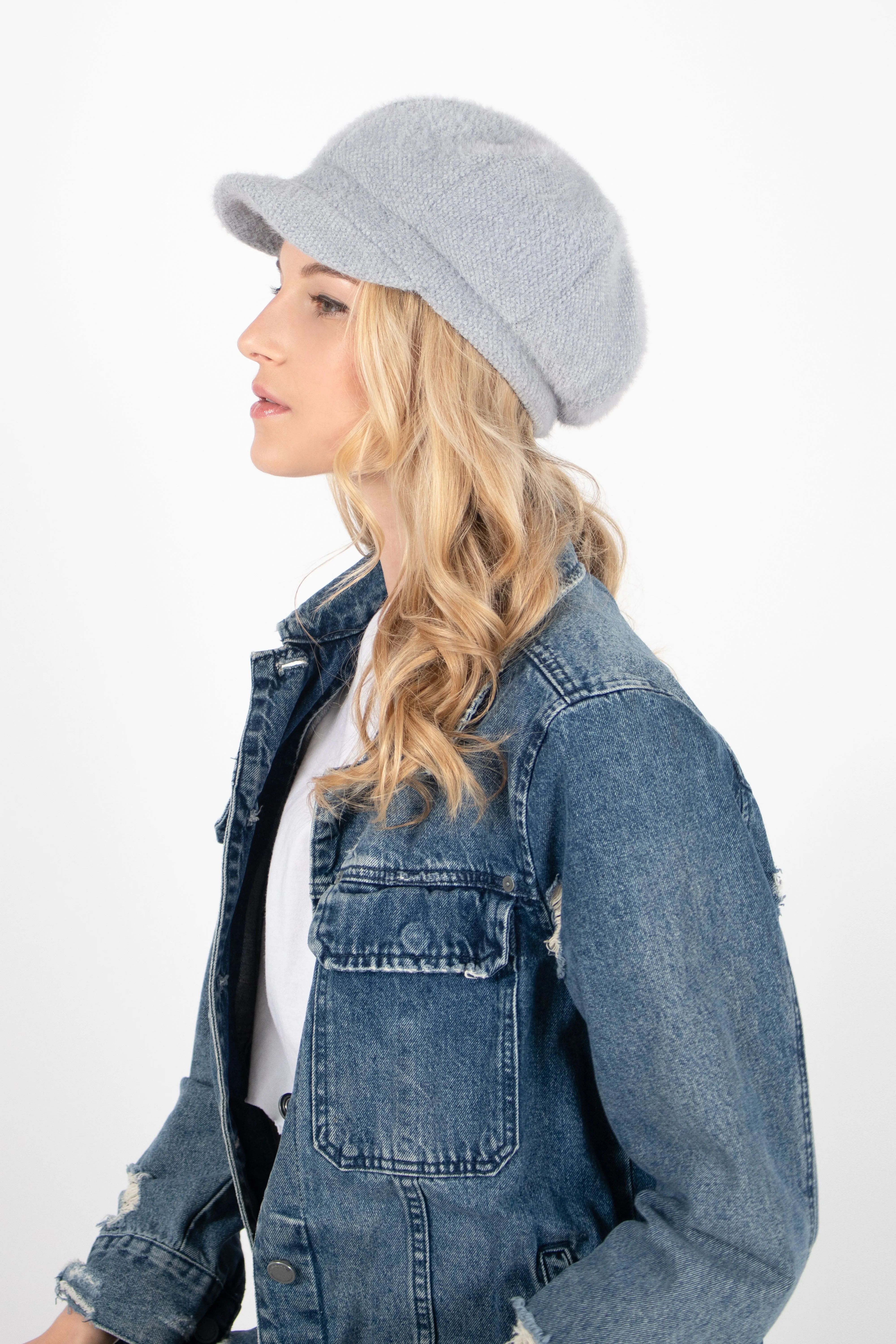 FWCAB3168 - Soft Feather Yarn Cabbie