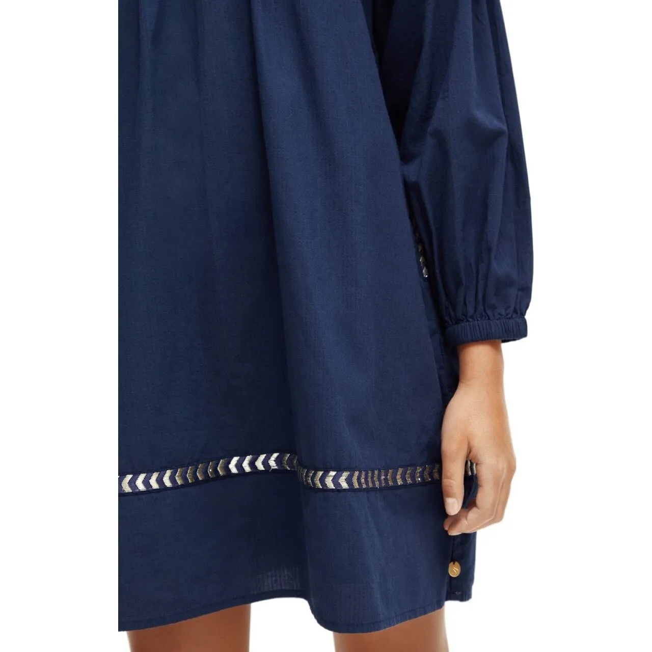 Long Sleeved Glittering Embroidery Mini Dress