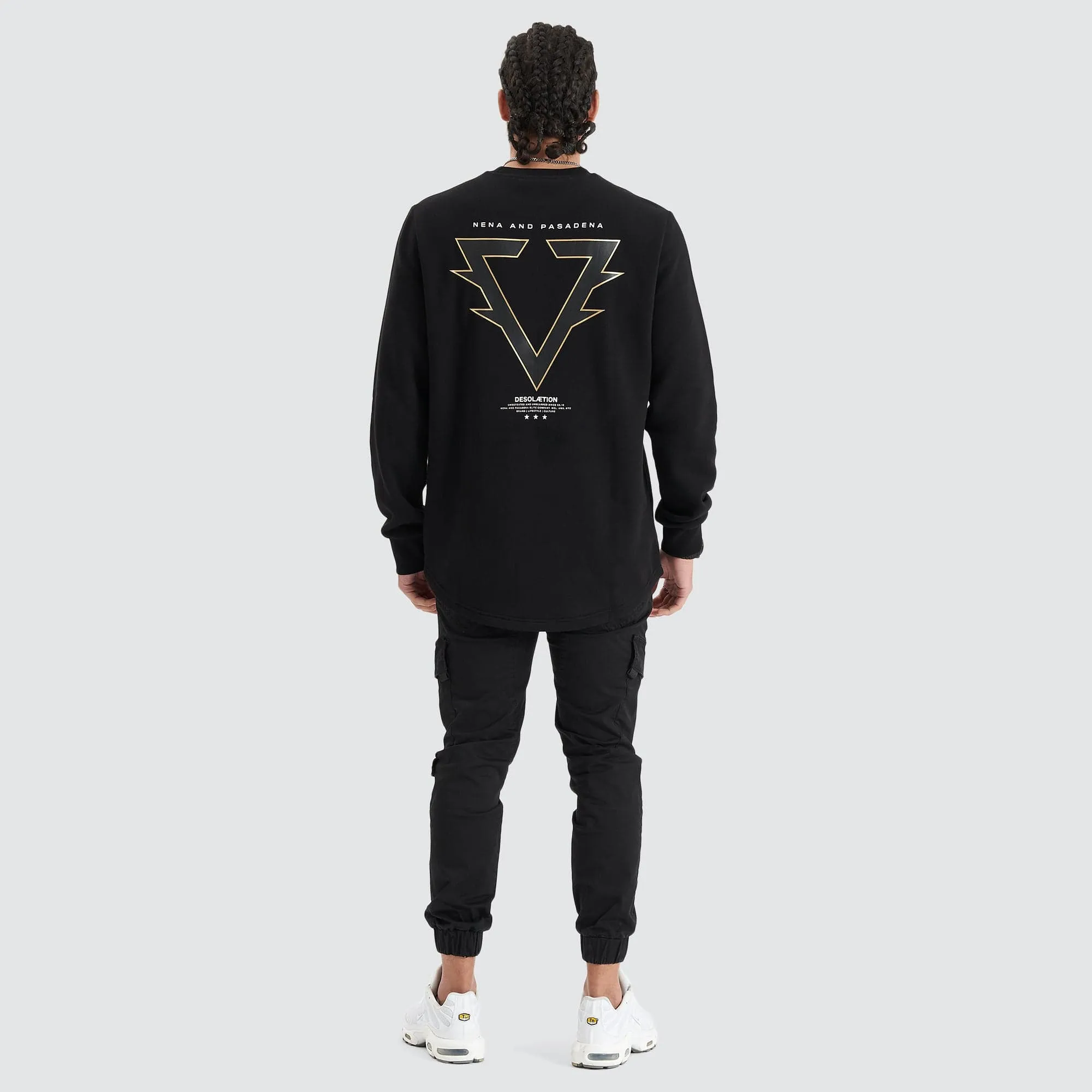 Novice Dual Curved Sweater Jet Black
