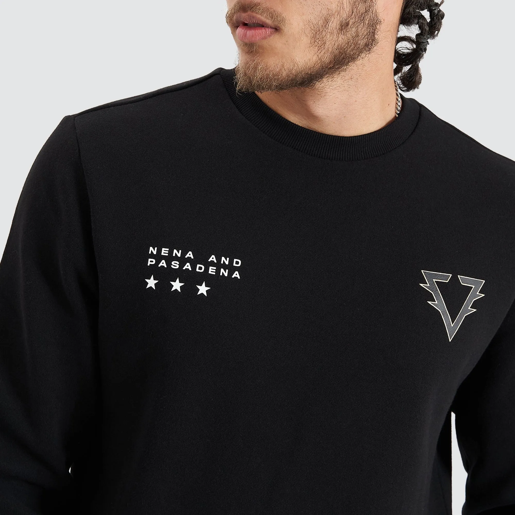 Novice Dual Curved Sweater Jet Black