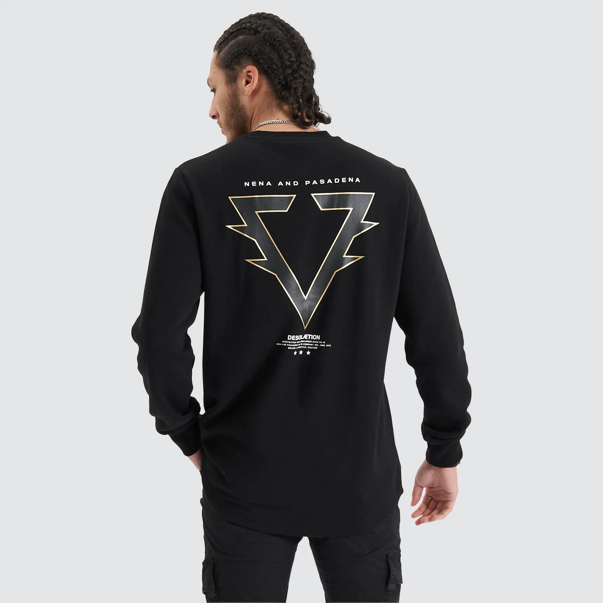 Novice Dual Curved Sweater Jet Black