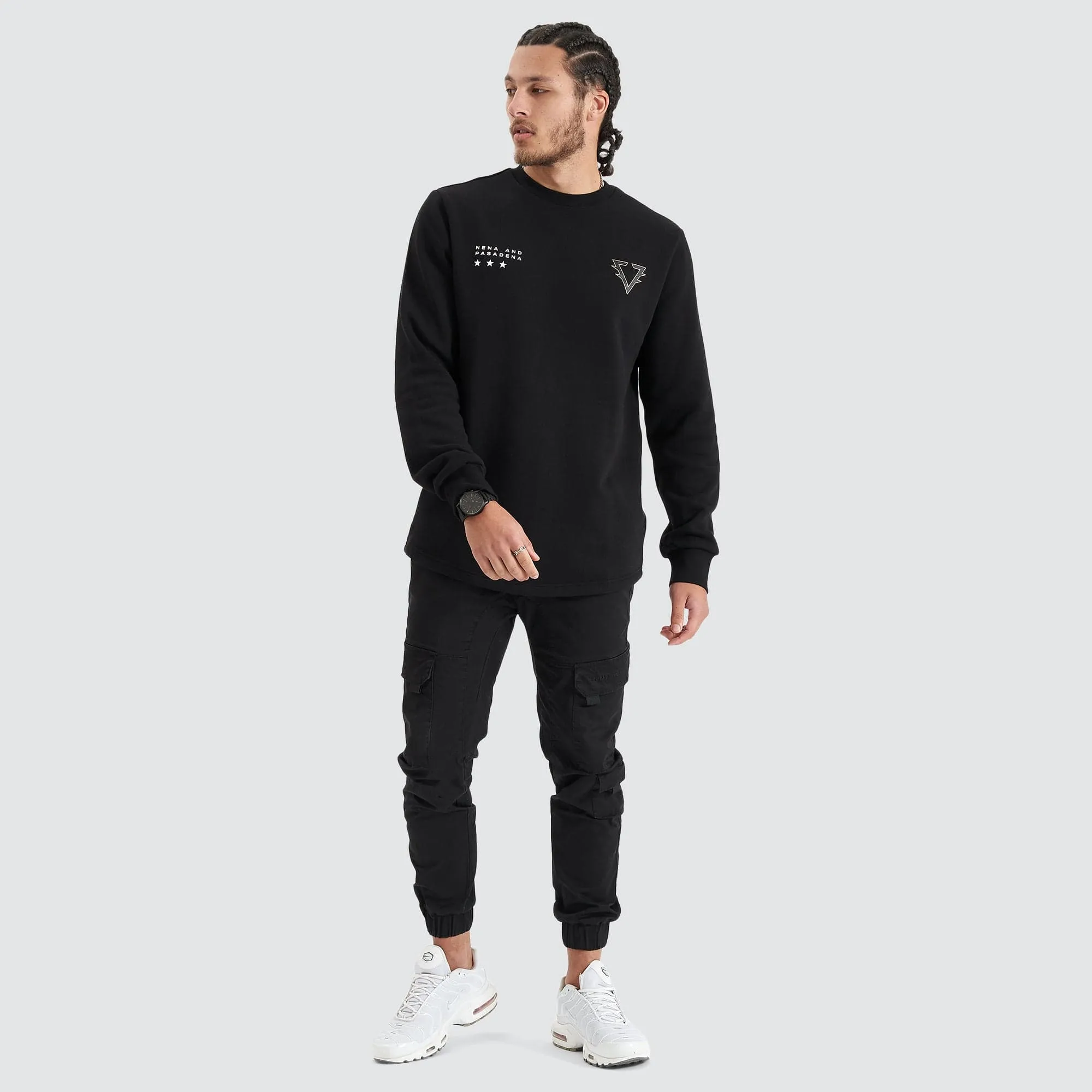 Novice Dual Curved Sweater Jet Black