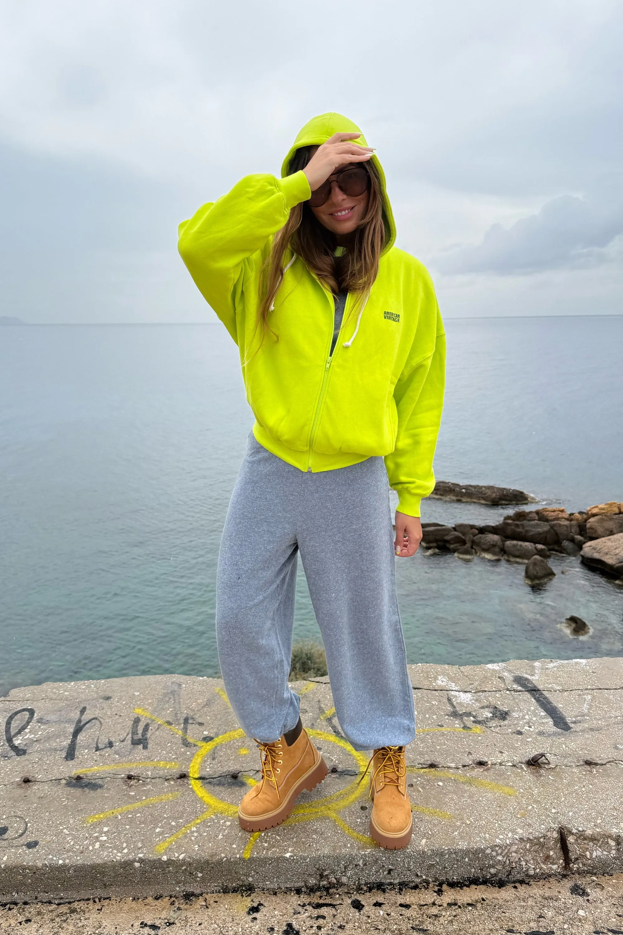 SWEATSHIRT