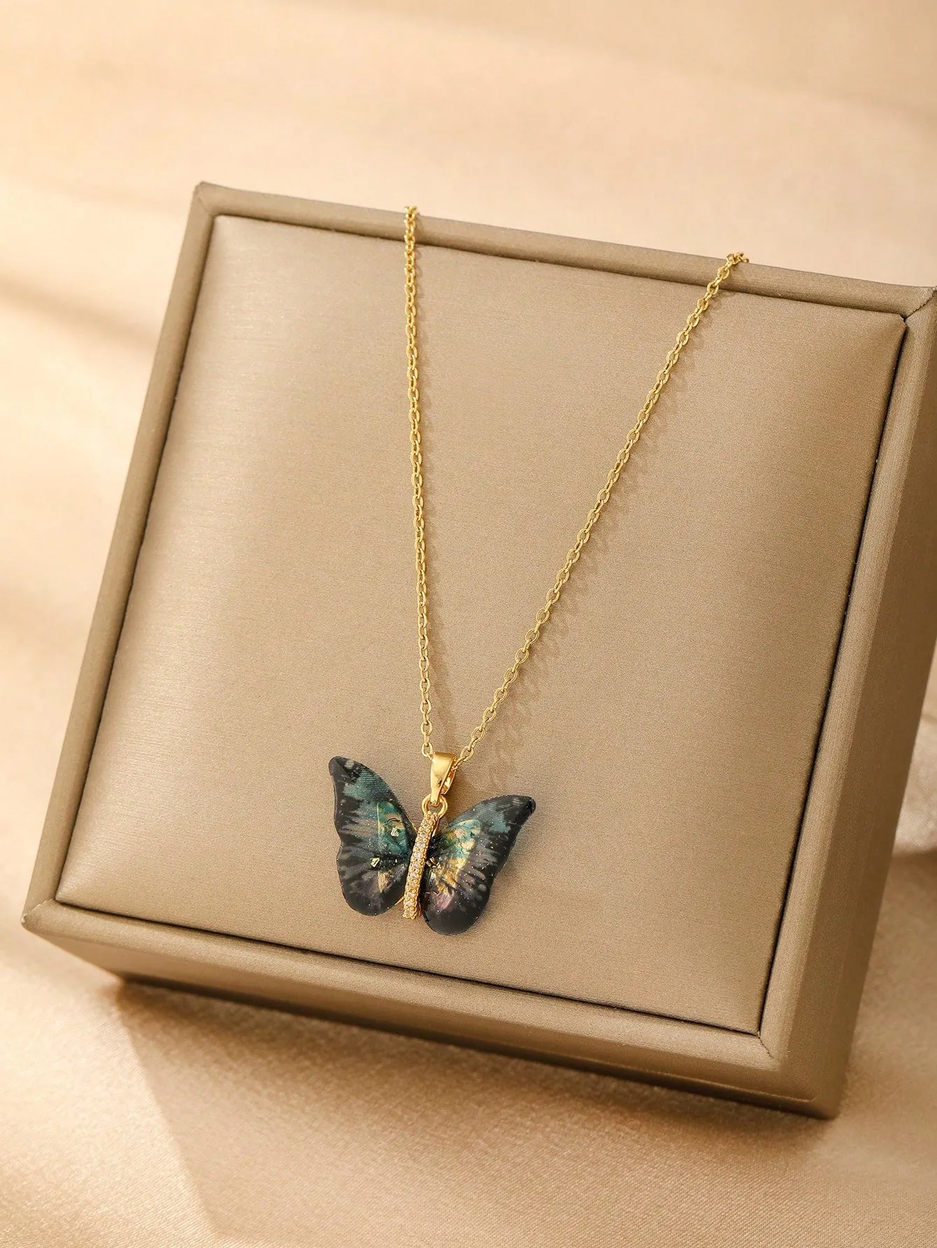 Versatile Black-colored Butterfly With Rhinestone Inlay Design Necklace