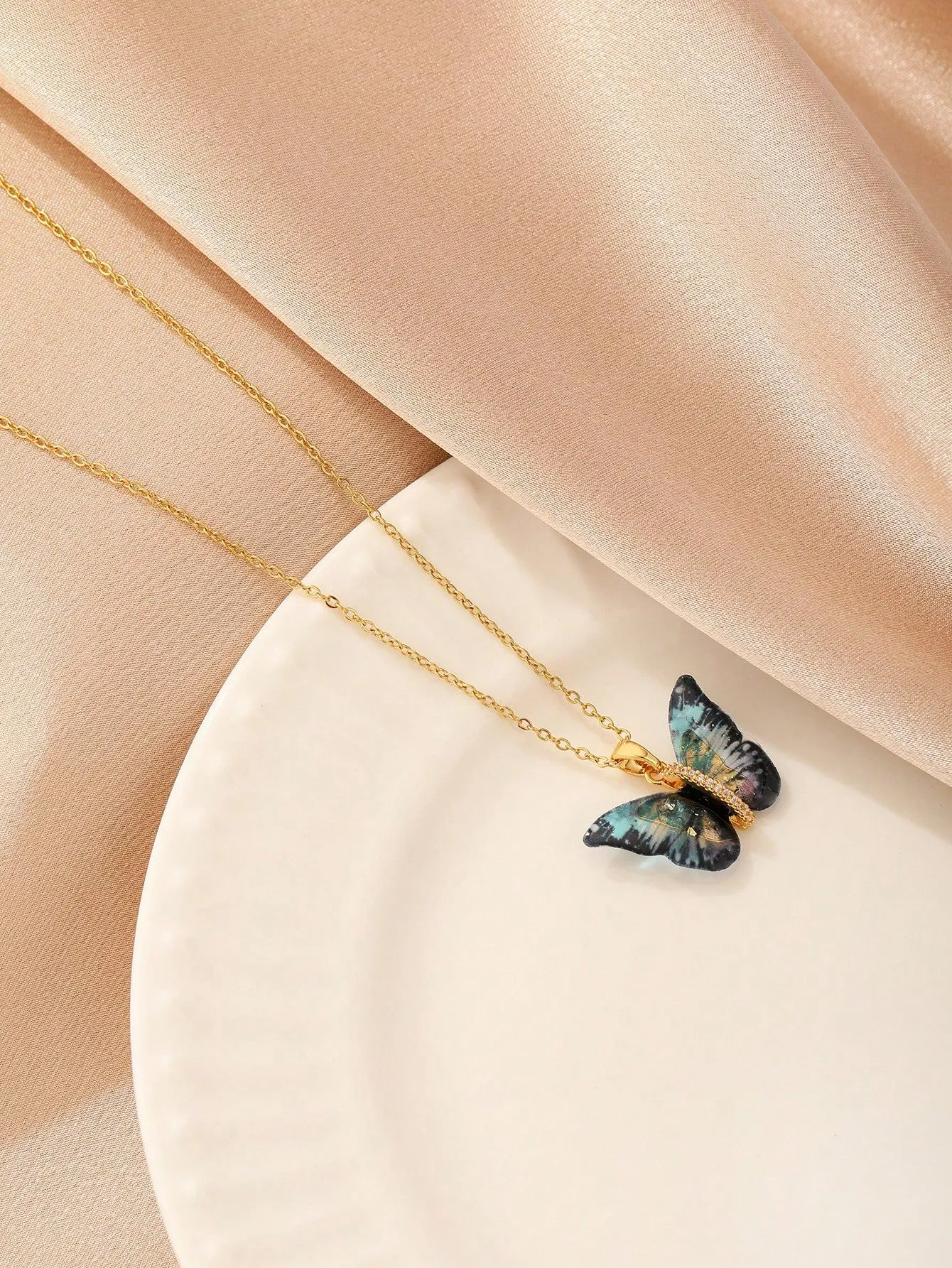 Versatile Black-colored Butterfly With Rhinestone Inlay Design Necklace