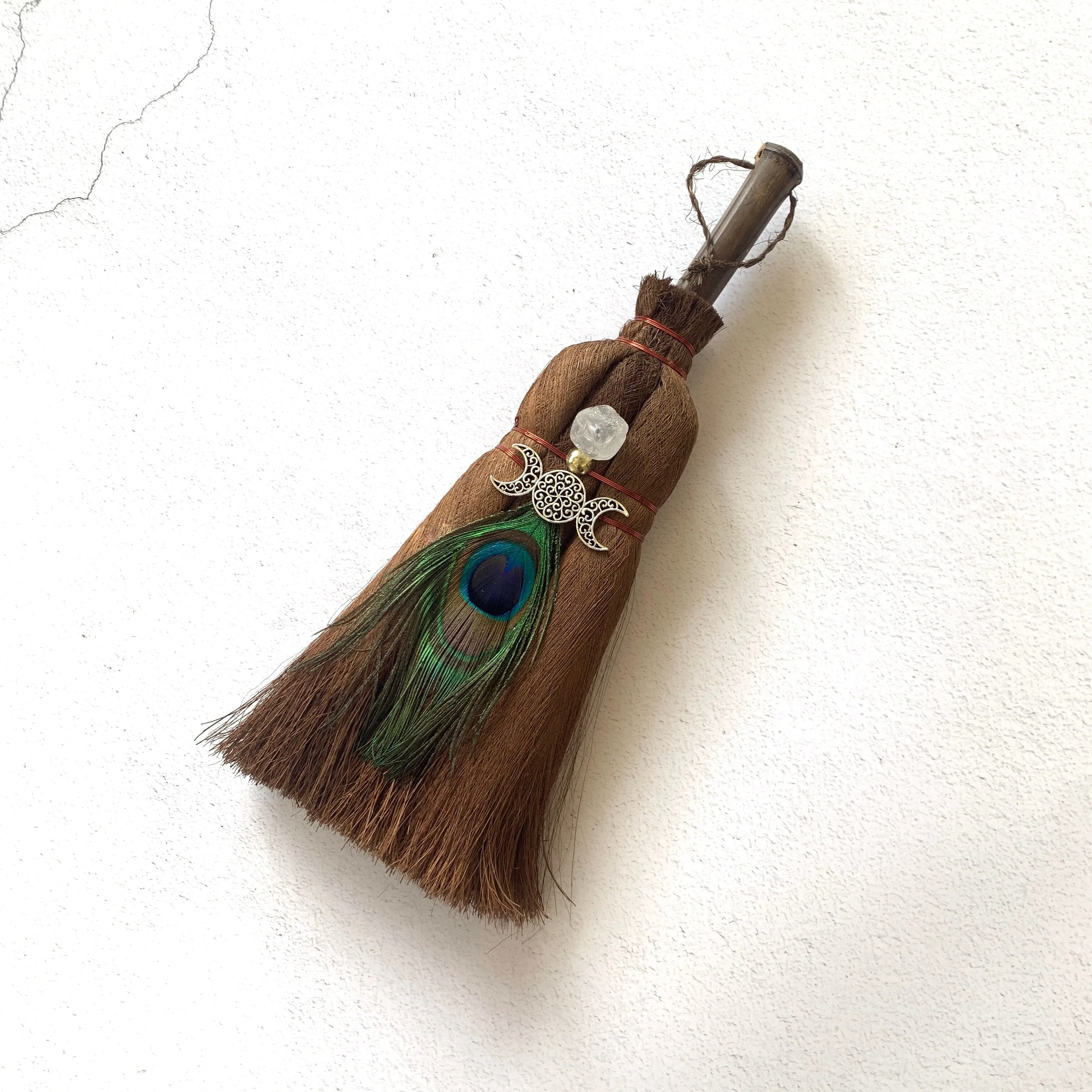 Witch decoration broom feather crystal three-phase moon pendant natural palm Wicca broom altar Home Banish Evil Pagan