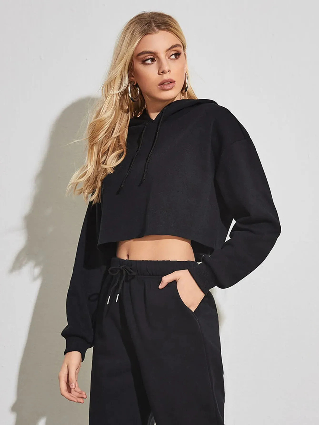 Women's Pink Cropped Fleece Hoodie: Oversized & Stylish Streetwear