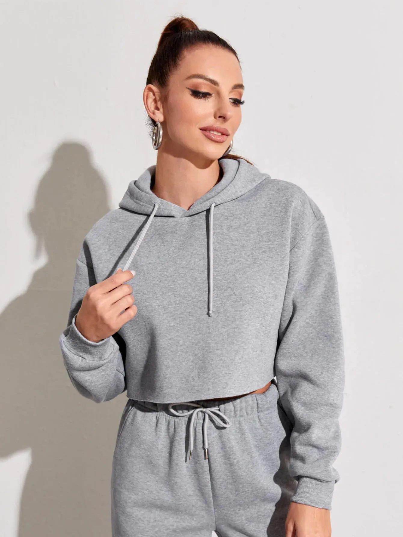 Women's Pink Cropped Fleece Hoodie: Oversized & Stylish Streetwear