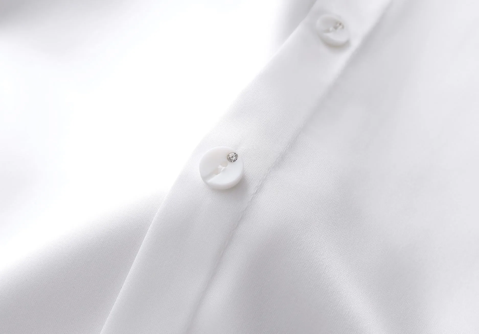 Wrinkle-Resistant Women's Large Size Satin Shirt