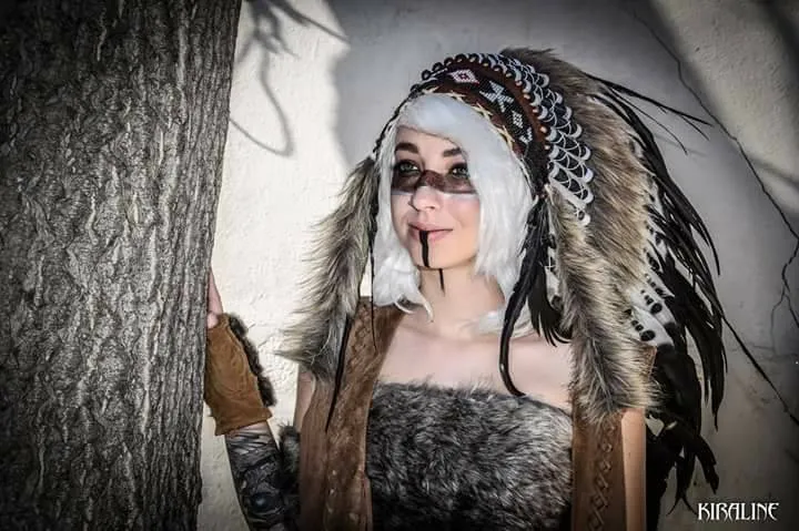 Z70 - Extra Large Indian black and white double Feather Headdress (43 inch long)